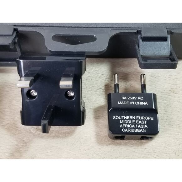 Insignia Travel Converter & 5 Adapter Plugs + Case Color Black NS-MTC1875 - Picture 6 of 12